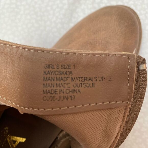 MIA KIDS Girls Kay Star Detailed Ankle Boots - Picture 4 of 8